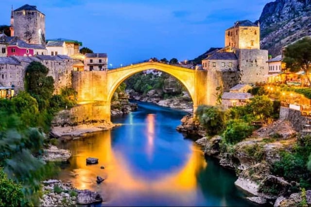 Depuis Dubrovnik : Excursion d'une journée à Mostar et à la cascade de Kravica