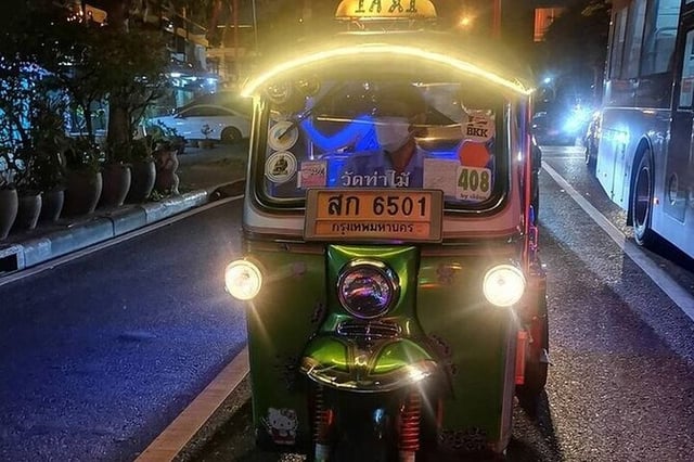 Tour gastronomique nocturne en tuk tuk à Luang Prabang