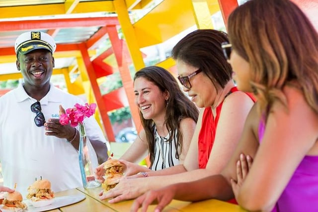 Balade culturelle à Nassau et dégustation culinaire