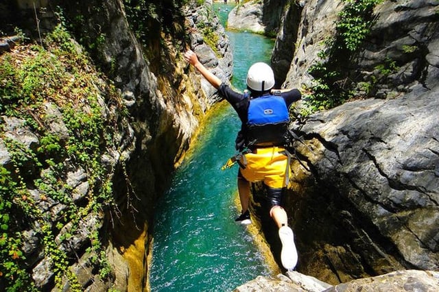 Matacanes : Canyoning + Randonnée + Sauts d'eau + Rappel + Grottes