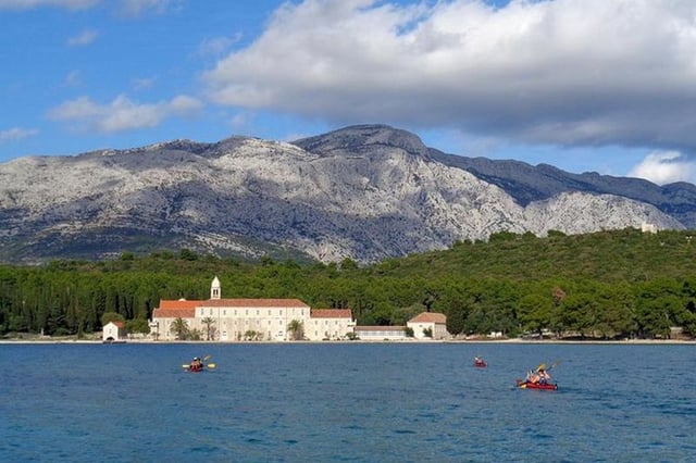 Bits of History - Excursion d'une demi-journée en kayak avec délice du vin