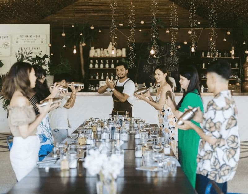 Billet Atelier de préparation de cocktails à la distillerie de rhum de Phuket et temple Wat Chalong