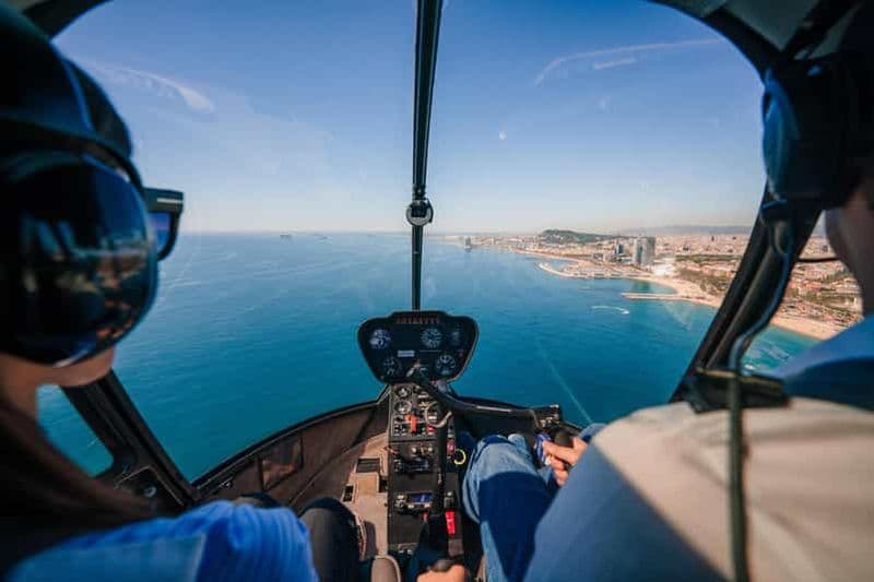 Billet Barcelone : excursion en bateau et vol panoramique en hélicoptère