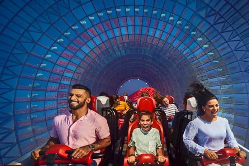 Billet Abu Dhabi : Ferrari World billet combiné 1 jour 2 parcs
