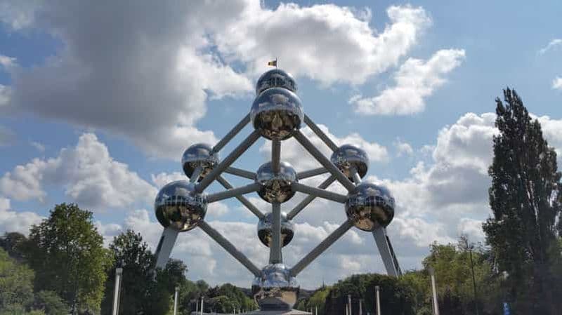 Billet Bruxelles : Entrée à l'Atomium et visite à pied de la ville avec audio In-App