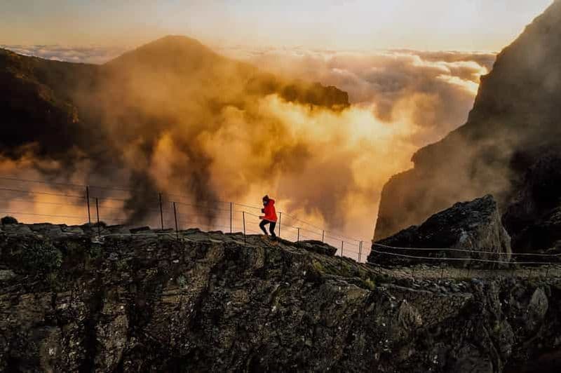 Billet Funchal : Lever de soleil sur le Pico do Arieiro et randonnée Ruivo/LaranoTransfert