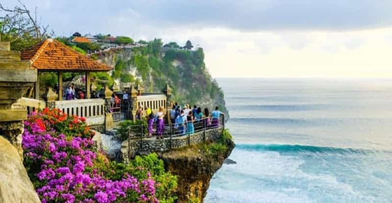 Billet Bali : Plage de Padang-Padang, coucher de soleil à Uluwatu et visite de la danse Kecak