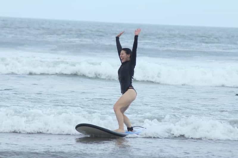 Billet Bali : Leçon de surf sur la plage de Seminyak pour les débutants