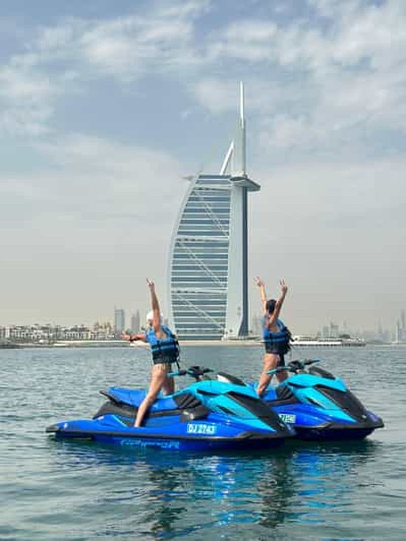 Billet Dubaï : Aventure guidée en jet ski à Jumeirah Beach Residence