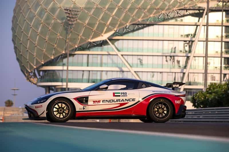 Billet Abu Dhabi : circuit Yas Marina Aston Martin GT4 Passager