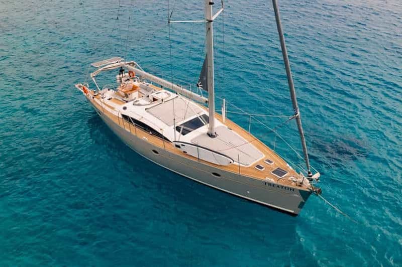 Billet Héraklion : Excursion en voilier de luxe sur l'île de Dia avec repas et boissons