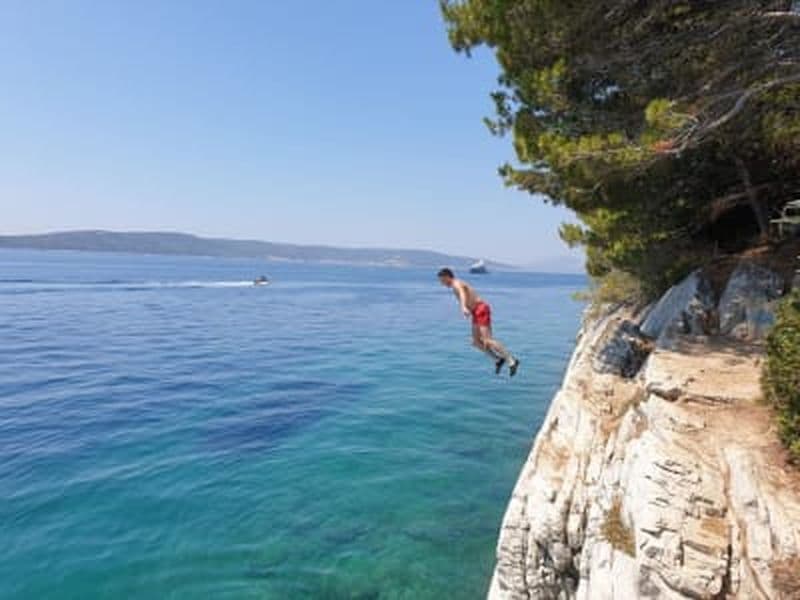 Billet Deep water solo et saut de falaise à la plage de Kasjuni à Split