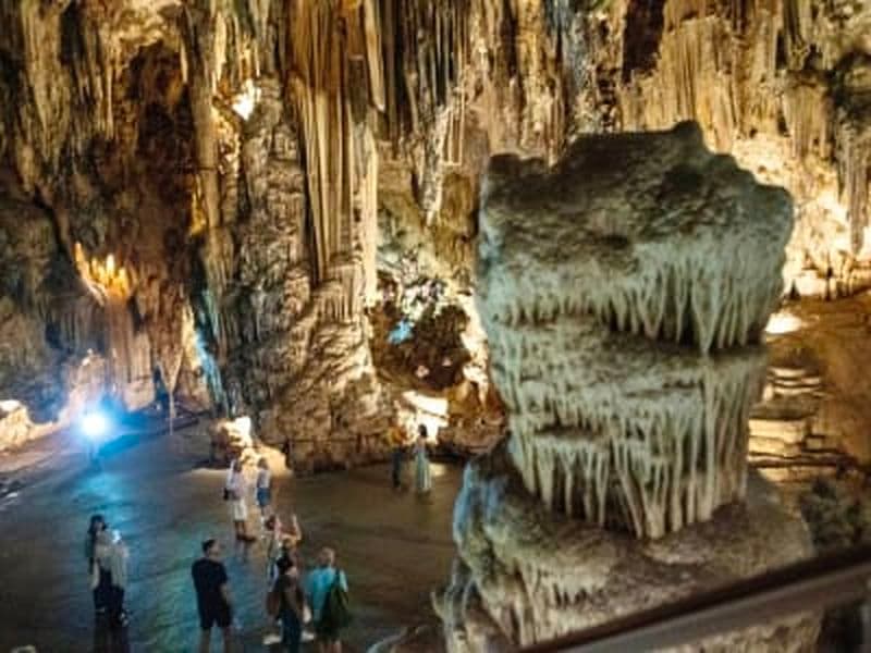 Billet Visite guidée des grottes de Nerja et du village de Frigiliana, Malaga