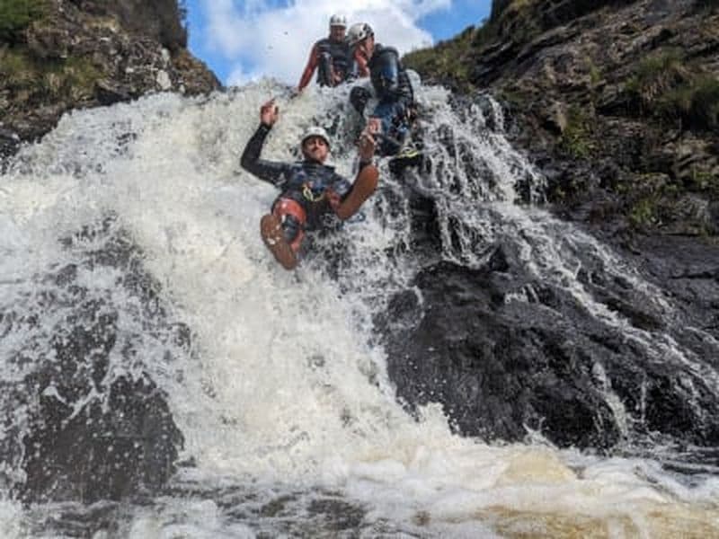Billet Journée complète de canyoning dans le canyon de Murry, dans le parc forestier de Galloway
