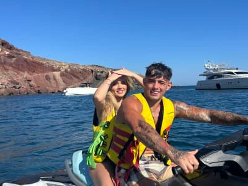 Billet Safari en jet ski depuis la plage de Perissa à Santorin