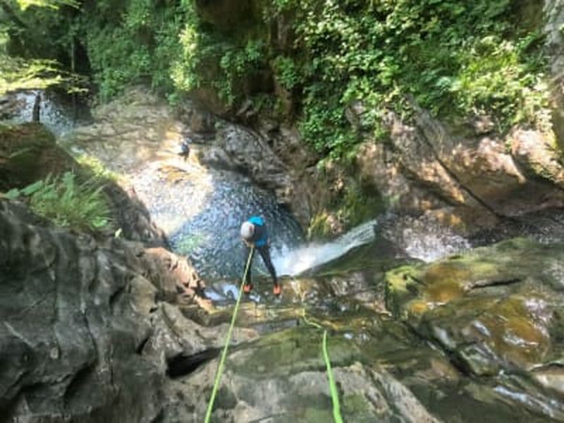 Billet Canyoning sportif dans le canyon de Zitziratsé à Larrau, près de Saint-Jean-Pied-de-Port