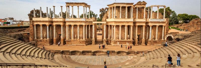 Billet Visite guidée de l'amphithéâtre et du théâtre romains