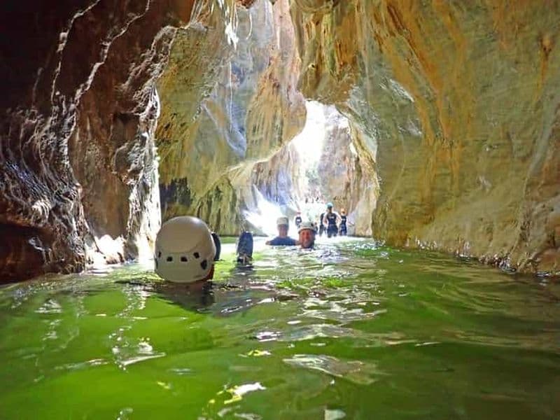 Billet Depuis Marbella : aventure de canyoning guidée sur la rivière Guadalmina