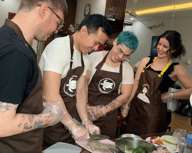 Billet La cuisine de Hanoi : Cours de cuisine authentique et marché local