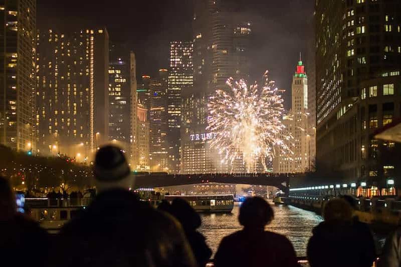 Billet Chicago : croisière sur les feux d'artifice avec options d'observation du lac ou de la rivière