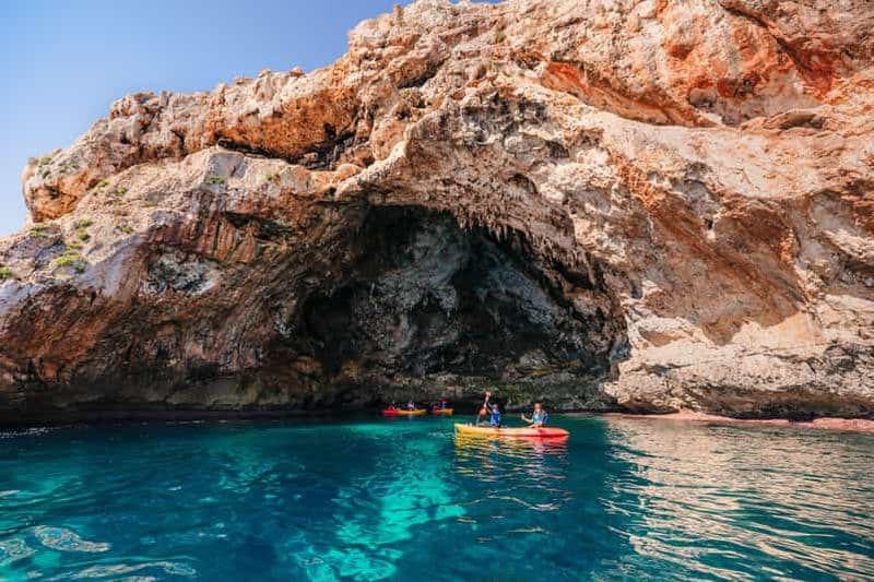 Billet Cala Varques : Expédition guidée en kayak et plongée en apnée dans les grottes marines
