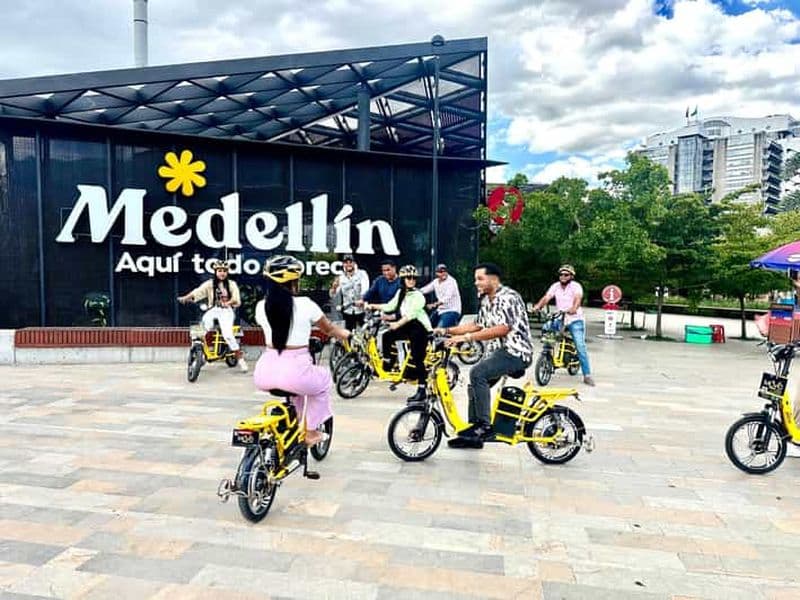Billet City Tour Express Privé d'une heure et demie à Medellín en vélo électrique