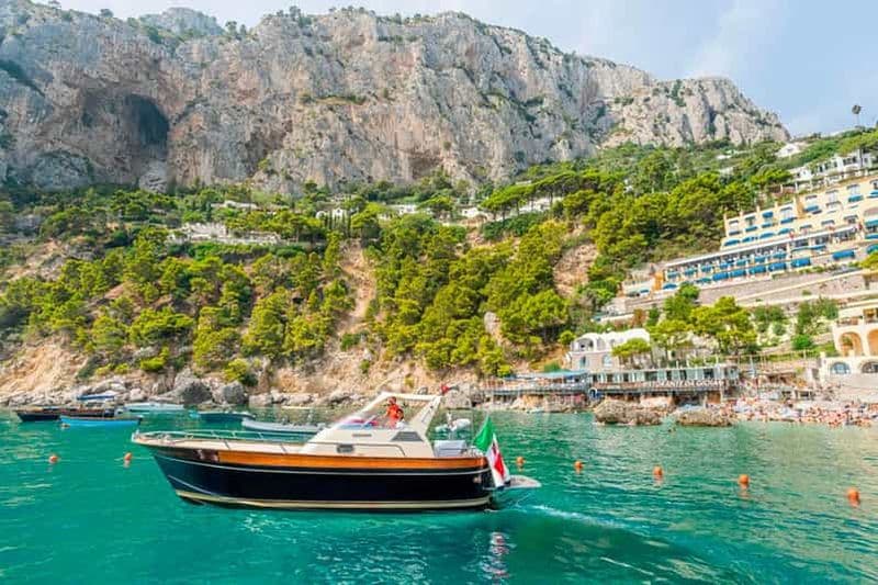 Billet Au départ de Sorrente : croisière à Capri avec boissons et prise en charge