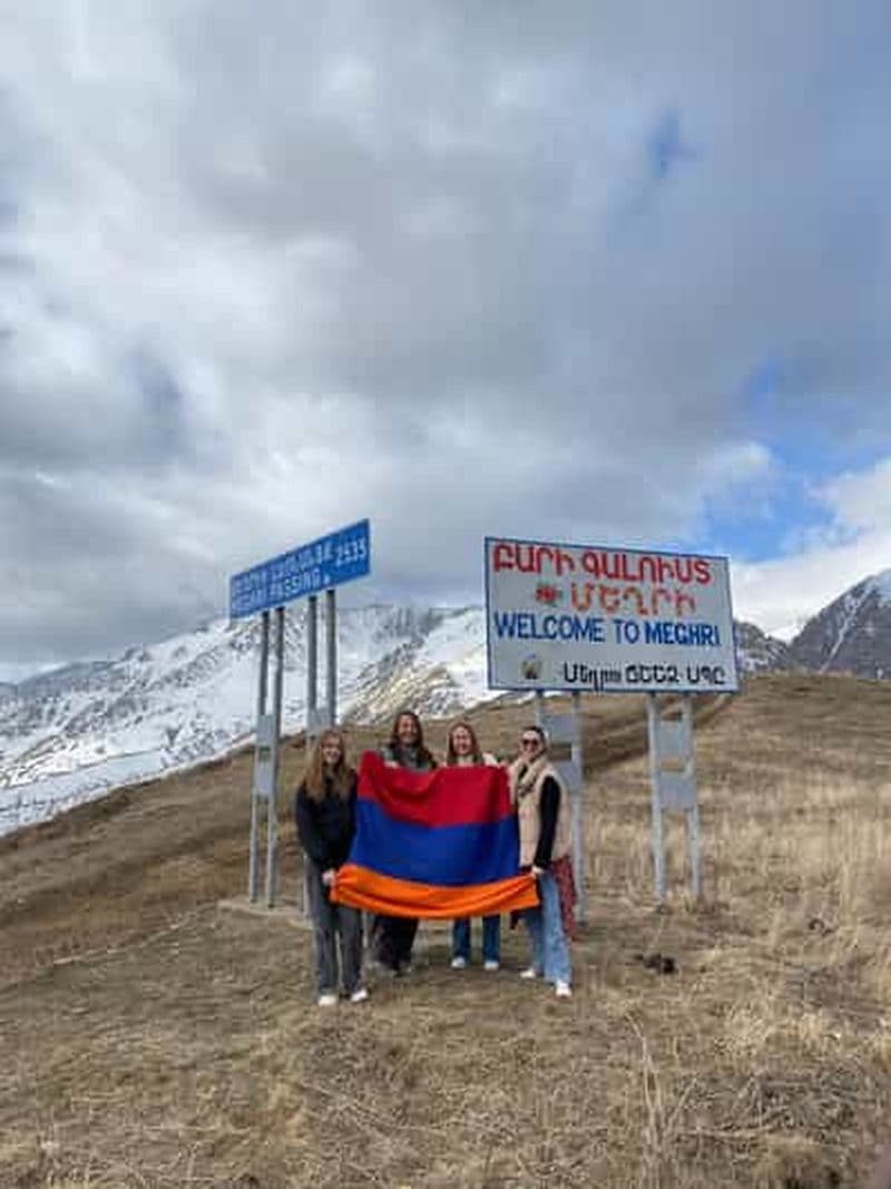 Billet Erevan : visite privative de 3 jours à Meghri et au monastère de Tatev