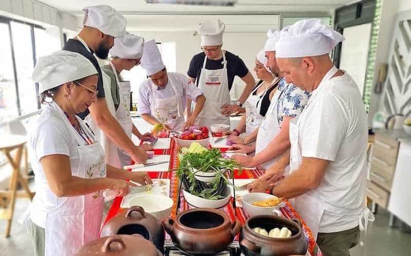 Billet Lima : cours de cuisine péruvienne, visite du marché et fruits exotiques