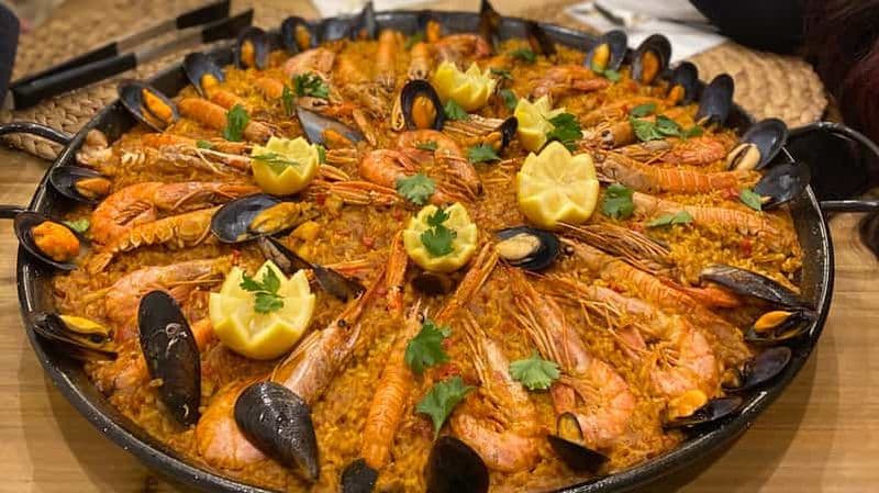 Billet Cours de cuisine en soirée à Barcelone : 5 plats, 3 paellas et cava