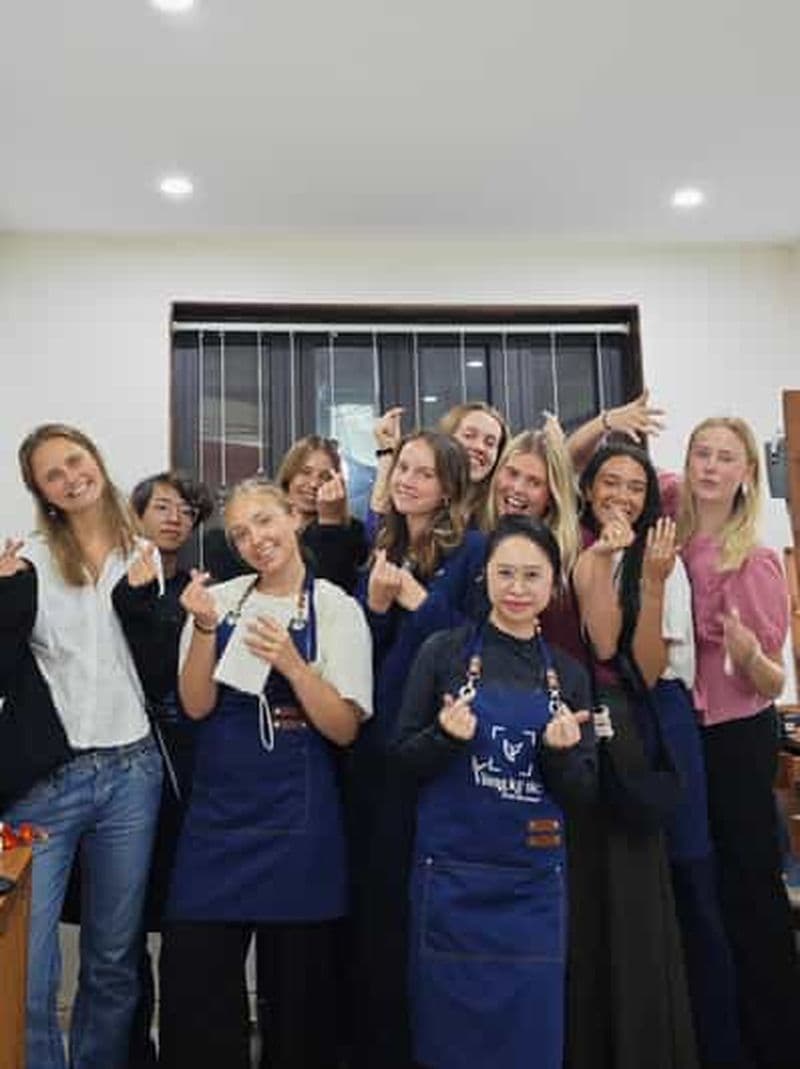 Billet Hanoï : Atelier de fabrication de bagues en argent avec gravure laser