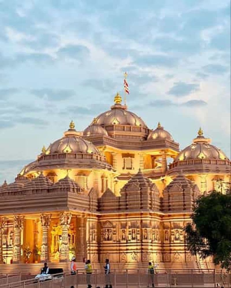 Billet Delhi : spectacle son et lumière d'Akshardham avec voiture, guide et dîner