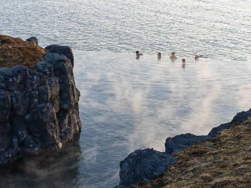 Billet Reykjavik : Laissez-passer pour le Sky Lagoon avec un rituel de spa en 7 étapes
