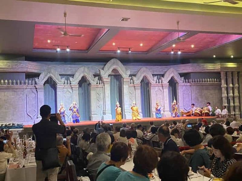 Billet Siem Reap : Spectacle de danse Apsara et dîner avec transferts en tuk-tuk