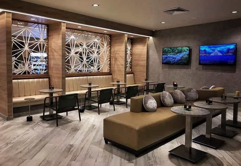 Billet Cancun : CUN Airport MERA Lounge Access Ticket (billet d'accès au salon MERA de l'aéroport de CUN)