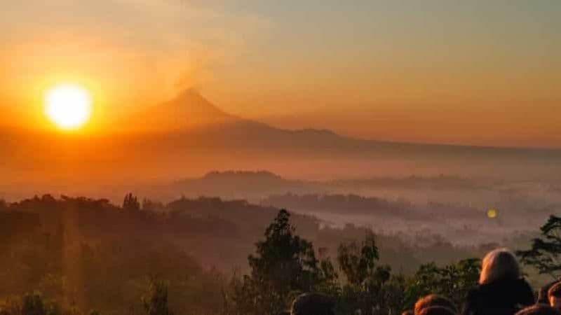 Billet Borobudur Lever de soleil sur la colline de Stumbu, Borobudur et le temple de Mendut
