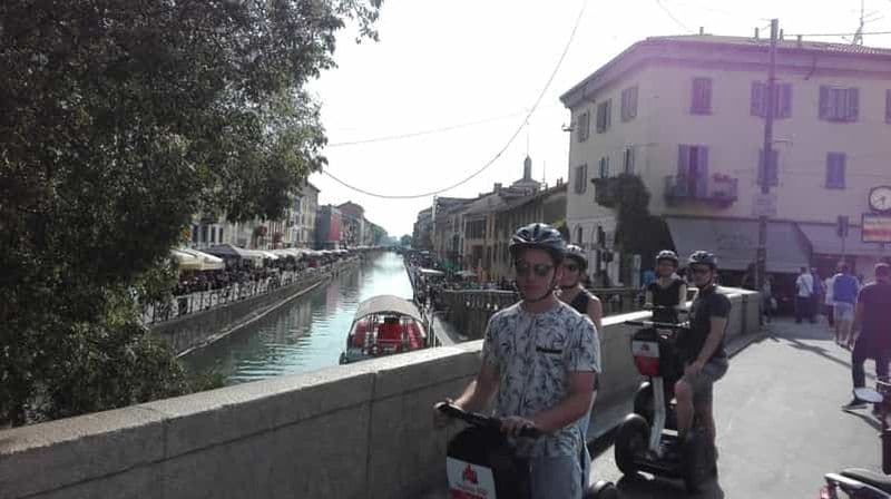 Billet Visite privée de Milan en Segway de 2 heures : histoire et Navigli