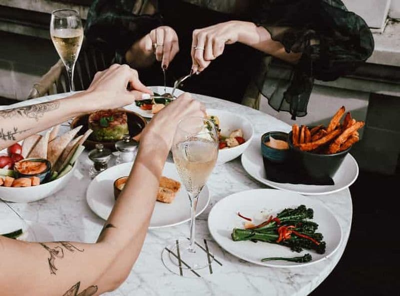 Billet Saint-Valentin, musique live, dîner et cours de cocktail à Berlin Mitte