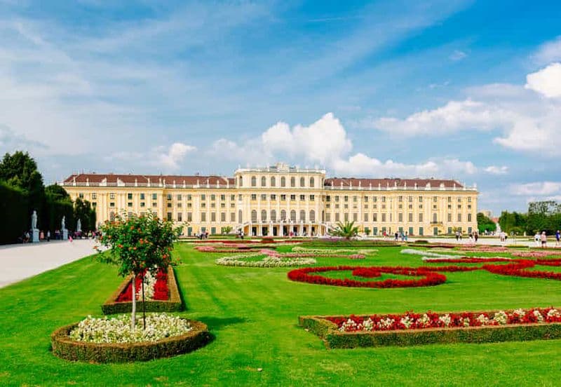 Billet Vienne : visite guidée du château de Schönbrunn et de ses jardins en coupe-file