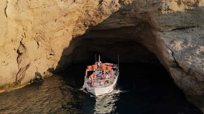 Billet San Antonio : Cala Bassa, Cala Conta et excursion en bateau dans les grottes