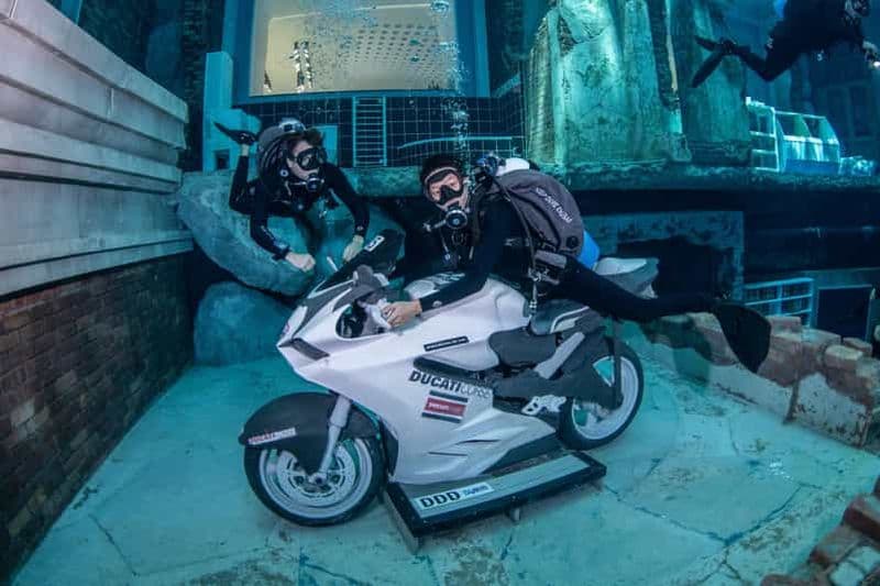 Billet Dubaï : Découvrez la plongée sous-marine pour les débutants à Deep Dive