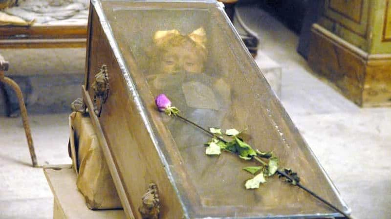 Billet Au-delà du voile : catacombes et cimetières de Palerme