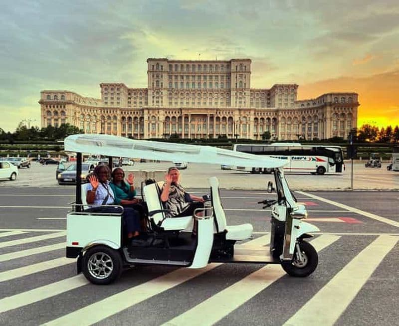 Billet Bucarest : le meilleur de Bucarest en tuk-tuk visite privée