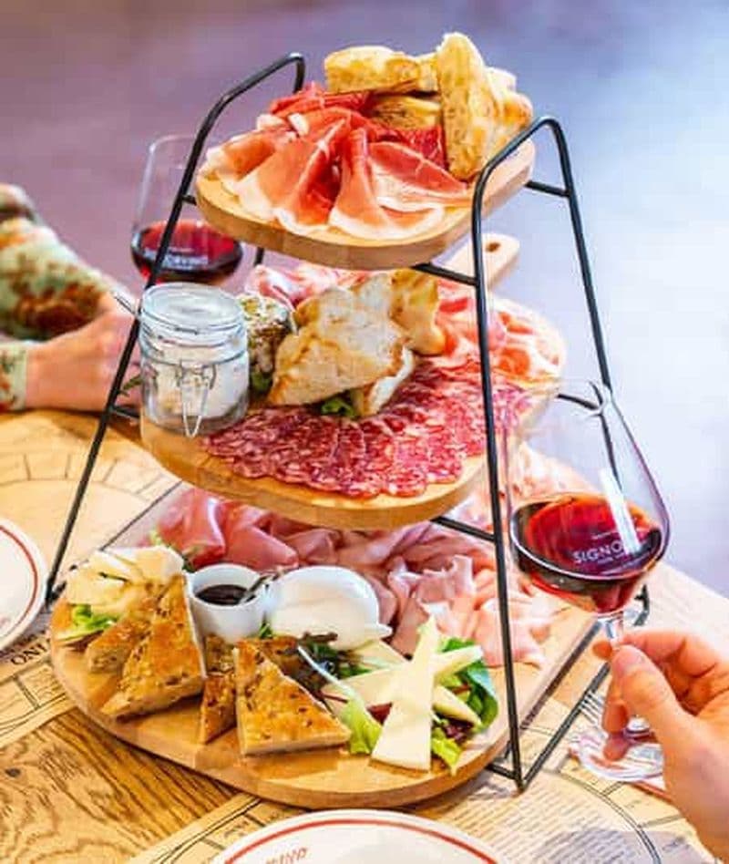 Billet Milan : Petit groupe - Duomo et Rooftop, dégustation de vins et de mets