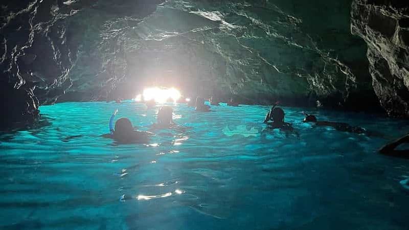 Billet Dubrovnik : Blue Cave & Sunj Beach Boat Tour with Drinks (visite en bateau de la grotte bleue et de la plage de Sunj avec boissons)