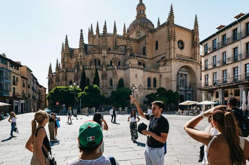 Billet Madrid : Tolède et Ségovie avec cathédrale, Alcazar et déjeuner