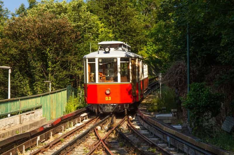 Billet Turin : visite privée du tramway et de la basilique de Superga