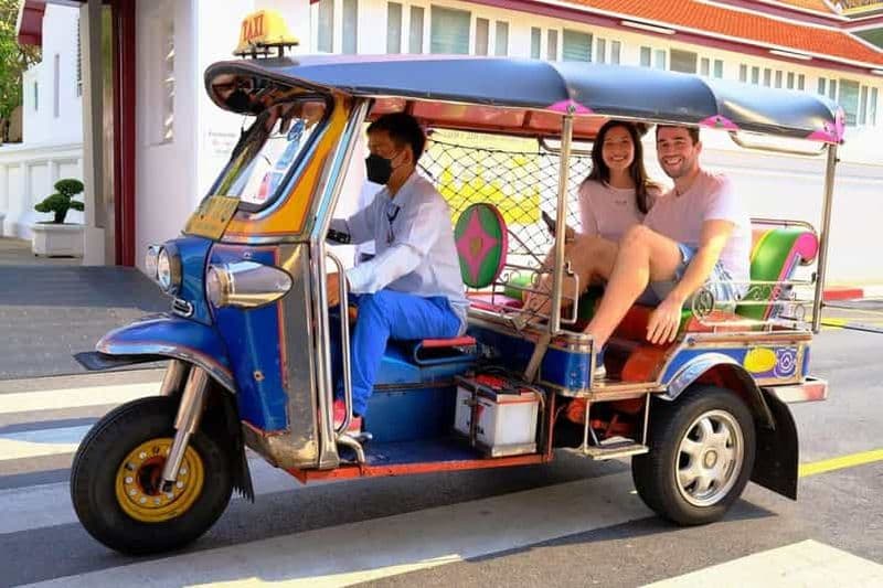 Billet Chiang Mai : Exploration de la vieille ville en tuk-tuk privé