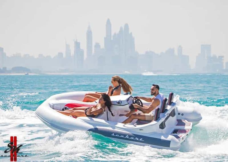Billet Dubaï : Visite privée en bateau SeaKart Jet Ski en conduite autonome