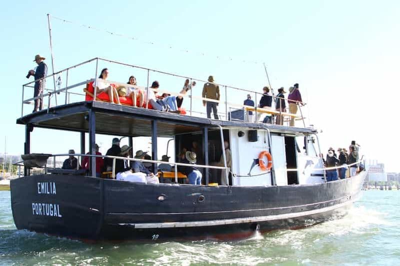 Billet Secrets de la côte de Cascais : croisière de 90 minutes avec boissons gratuites